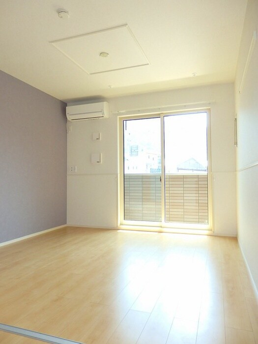 物件内観写真1　(居室)