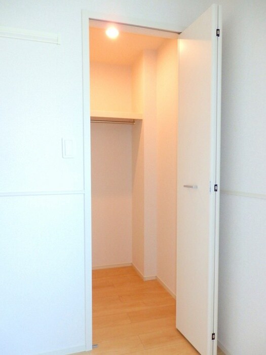 物件内観写真8　(収納)