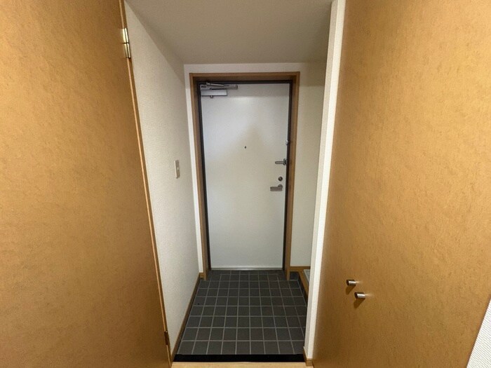 物件内観写真15　(玄関)