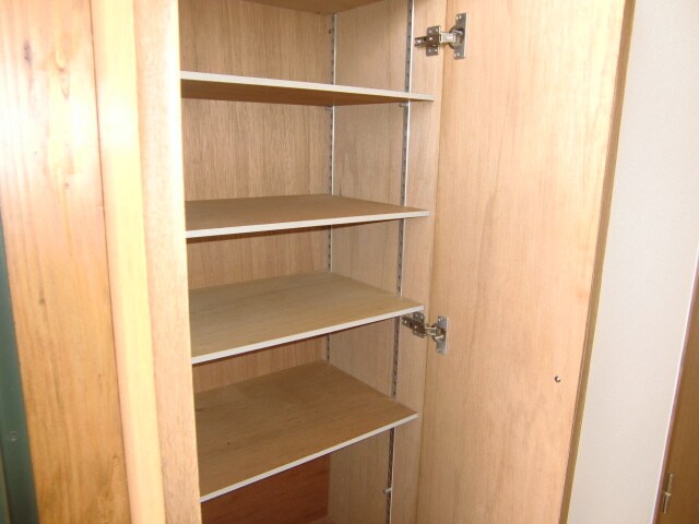 物件内観写真5　(靴箱)