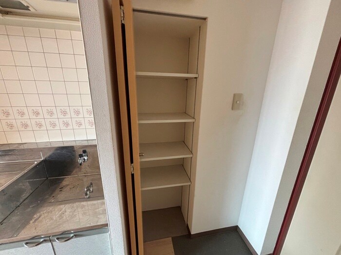 物件内観写真12　(収納)