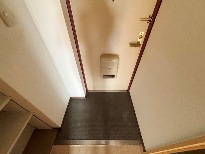 物件内観写真13　(玄関)