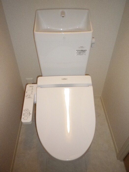 物件内観写真9　(トイレ)