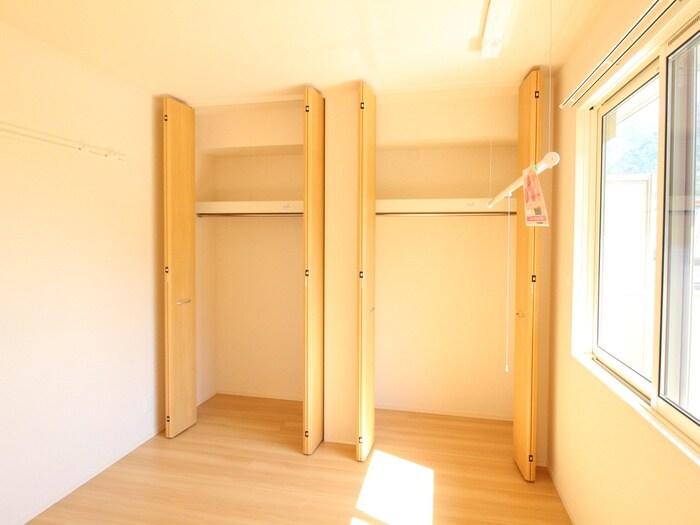 物件内観写真12　(収納)