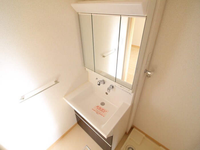 物件内観写真12　(洗面)