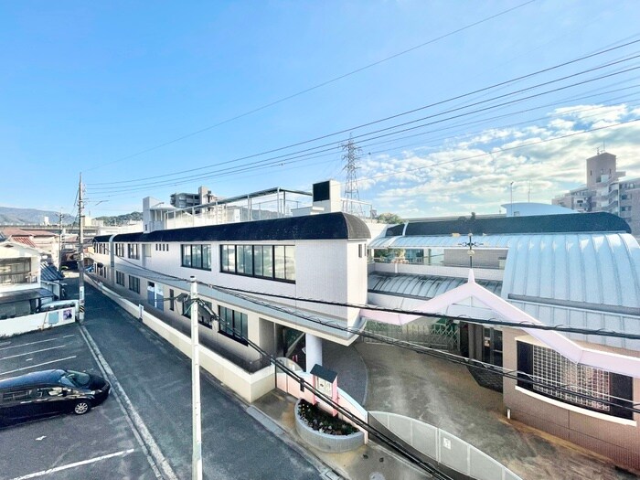 物件内観写真16　(室内からの展望)