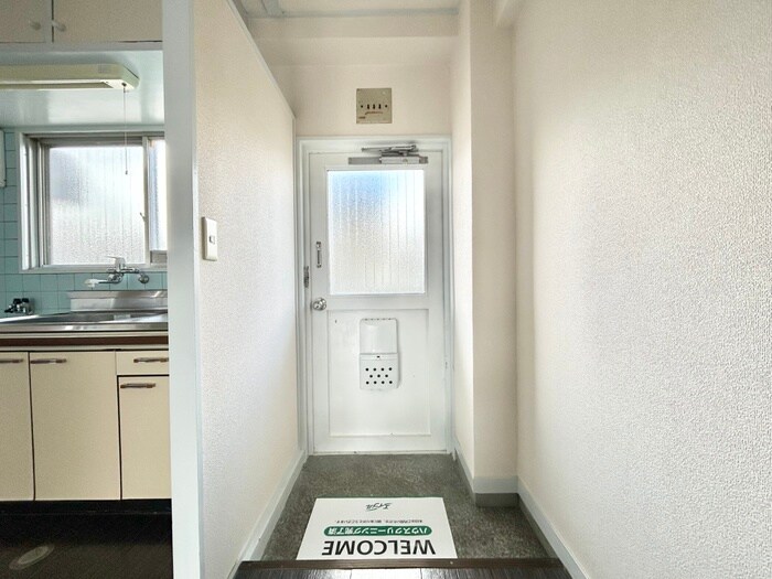 物件内観写真19　(玄関)