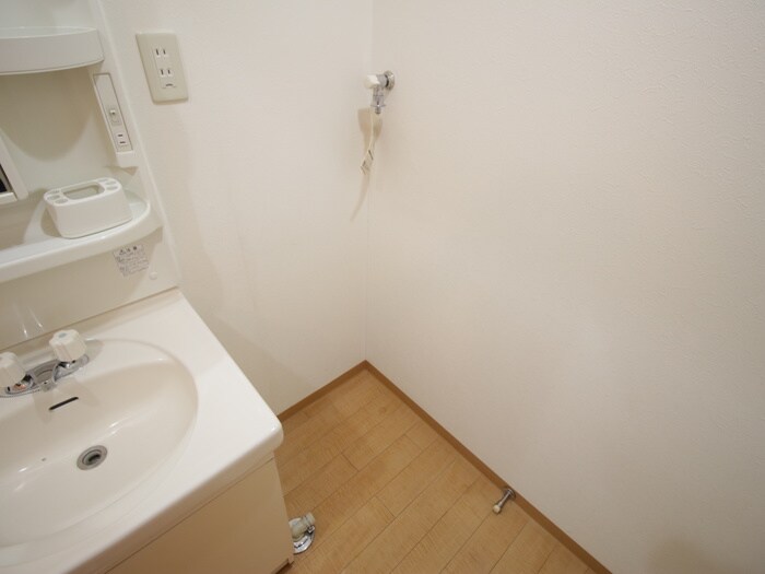 物件内観写真12　(洗濯機置場)