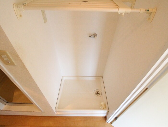 物件内観写真12　(洗濯機置場)