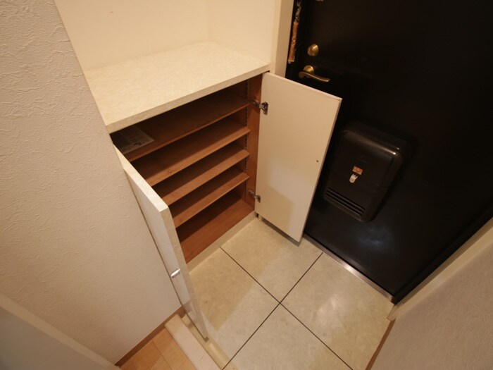 物件内観写真13　(靴箱)