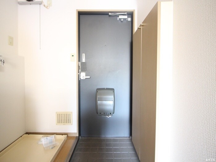 物件内観写真14　(玄関)