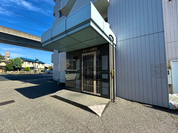 物件外観写真2　(同型モデル)