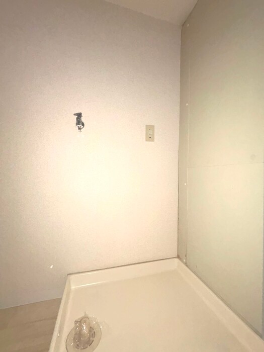 物件内観写真12　(洗濯機置場)