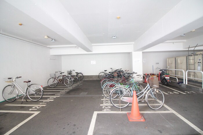 物件外観写真6　(駐輪場)