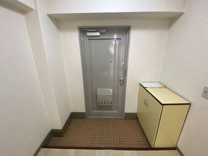 物件内観写真14　(玄関)