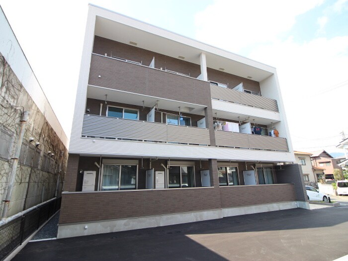 物件外観写真2　(外観写真)