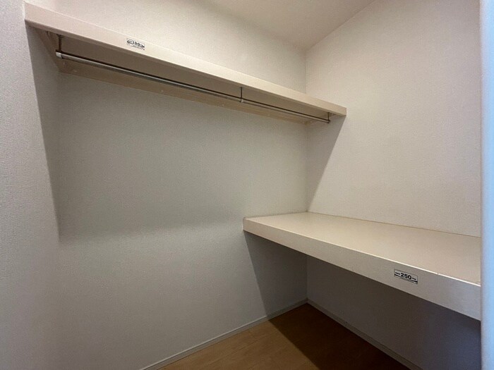 物件内観写真15　(収納)