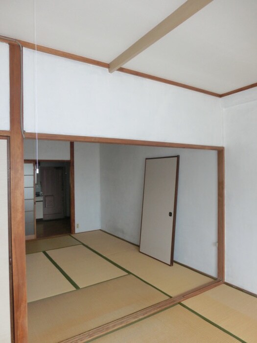 物件内観写真4　(居室)