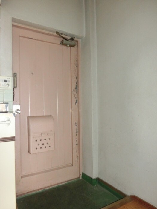 物件内観写真9　(玄関)