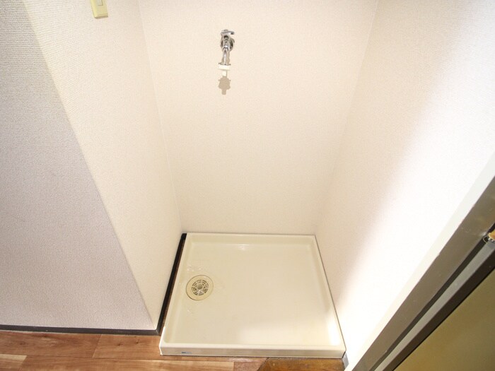 物件内観写真14　(洗濯機置場)