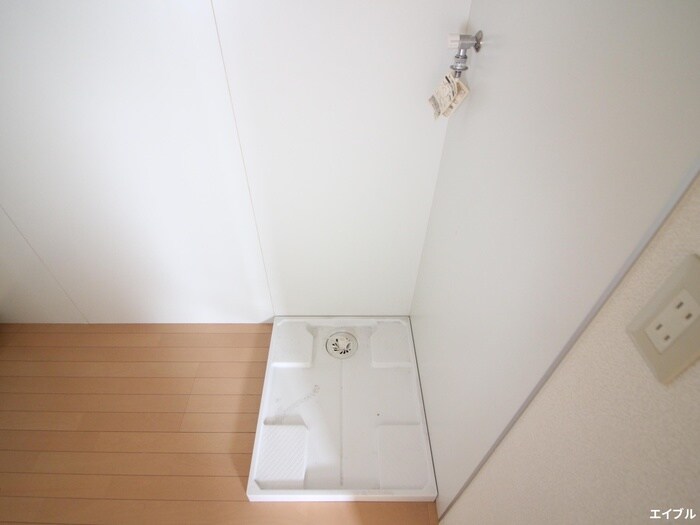 物件内観写真12　(洗濯機置場)