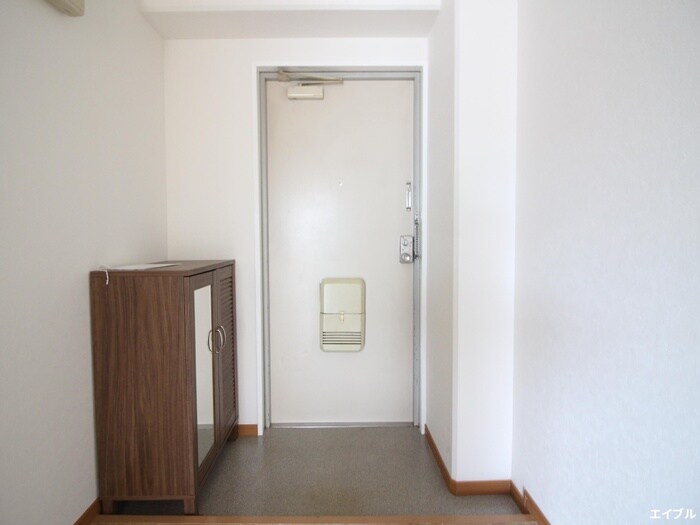 青木ビルの玄関