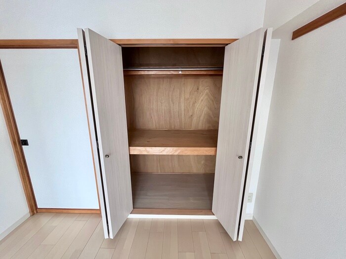物件内観写真12　(収納)