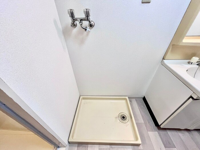 物件内観写真15　(洗濯機置場)