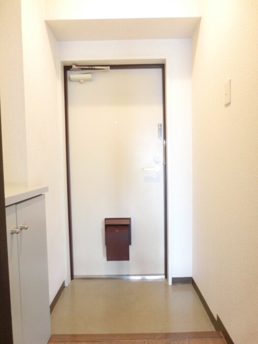 物件内観写真18　(玄関)