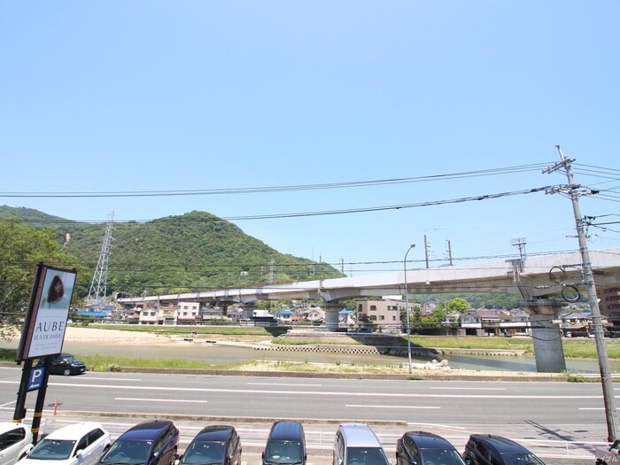 物件内観写真15　(室内からの展望)