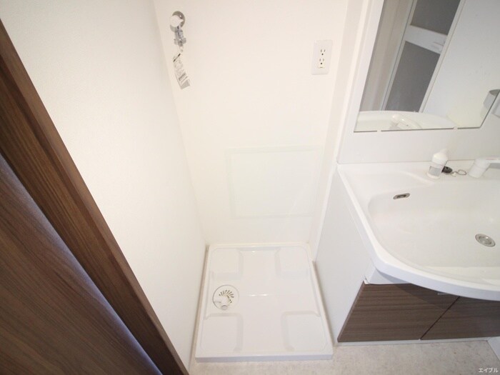 物件内観写真16　(洗濯機置場)