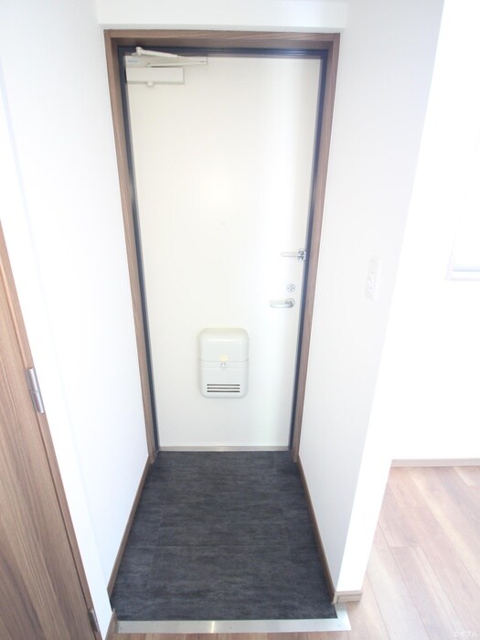 物件内観写真17　(玄関)