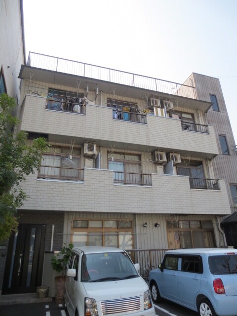 物件外観写真2　(駐車場)