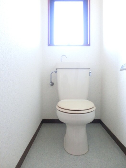 物件内観写真8　(トイレ)