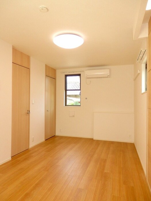 物件内観写真1　(居室)