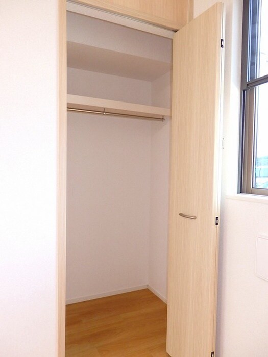 物件内観写真4　(収納)