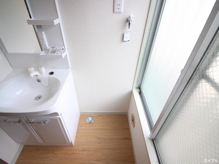 物件内観写真15　(洗濯機置場)