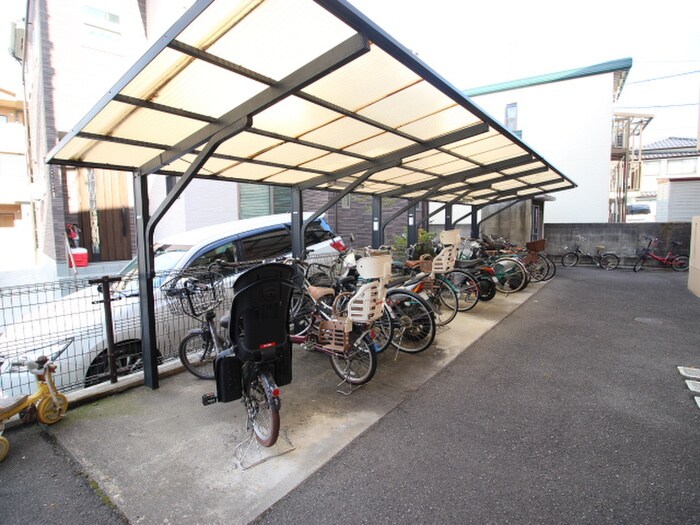 物件外観写真4　(駐輪場)