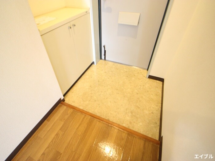 物件内観写真13　(玄関)