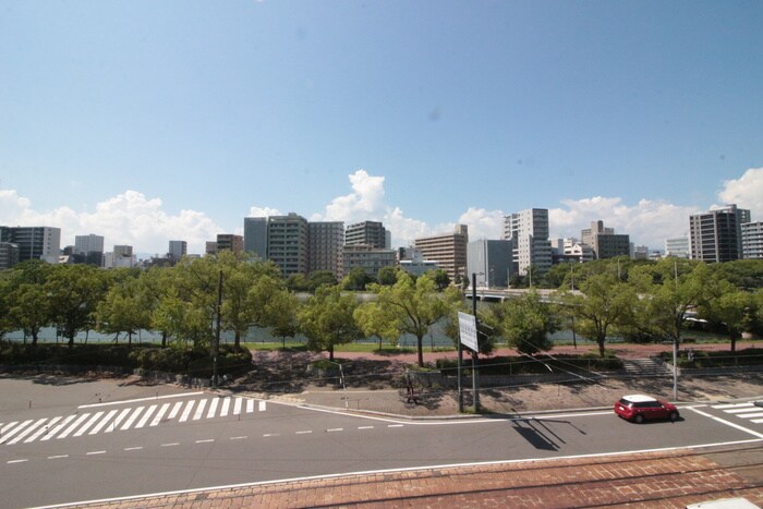 物件内観写真14　(室内からの展望)