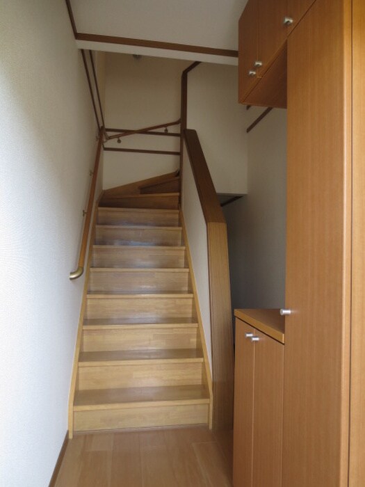 物件内観写真8　(玄関)