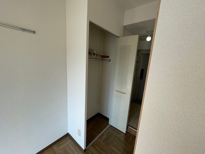 物件内観写真12　(収納)