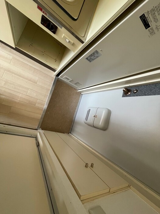 物件内観写真13　(玄関)