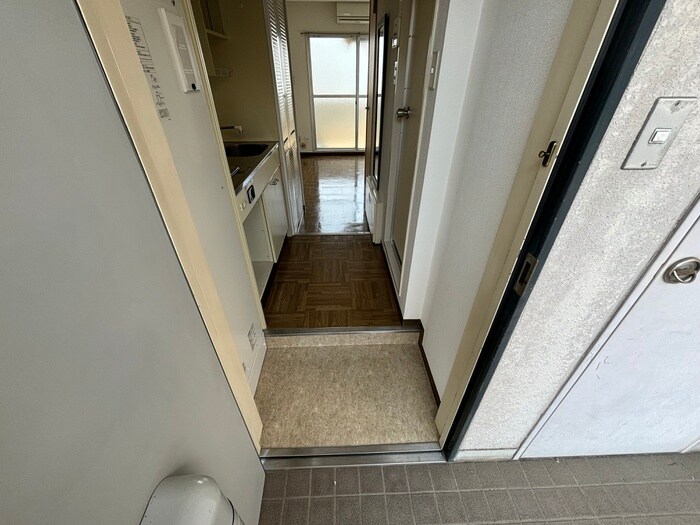 物件内観写真21　(玄関)