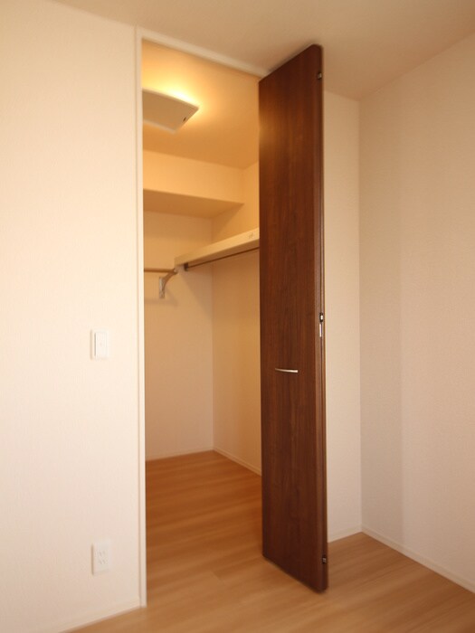 物件内観写真16　(収納)