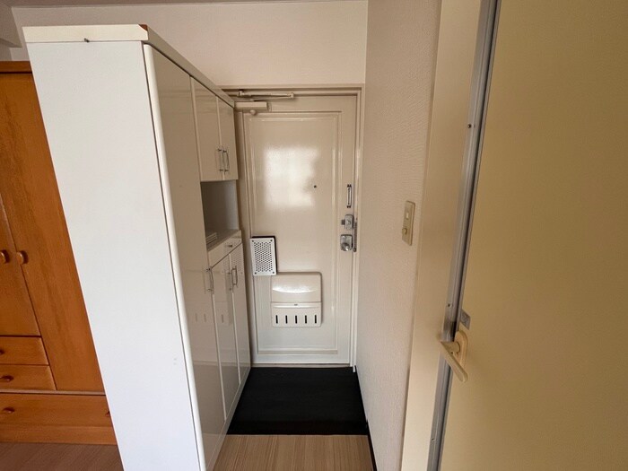 物件内観写真15　(玄関)