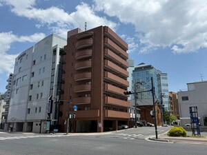 ヴィアーレサンヨー外観写真