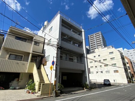 山岡ビル外観写真