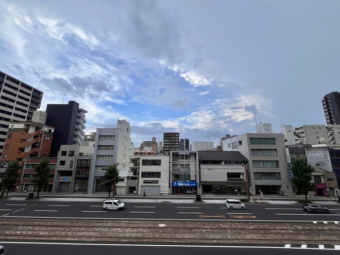 物件内観写真13　(室内からの展望)