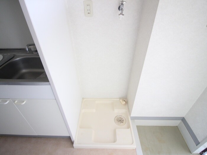 物件内観写真15　(洗濯機置場)